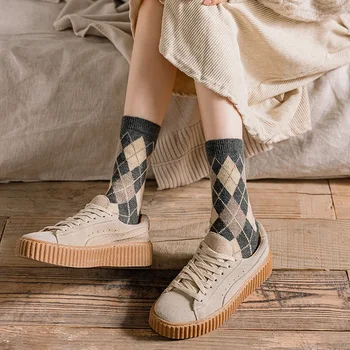 Jesensko-zimske srednje čarape-cijevi, vunene čarape s dijamantima, debele tople čarape u japanskom stilu, modni smeđe ženske čarape u retro stilu